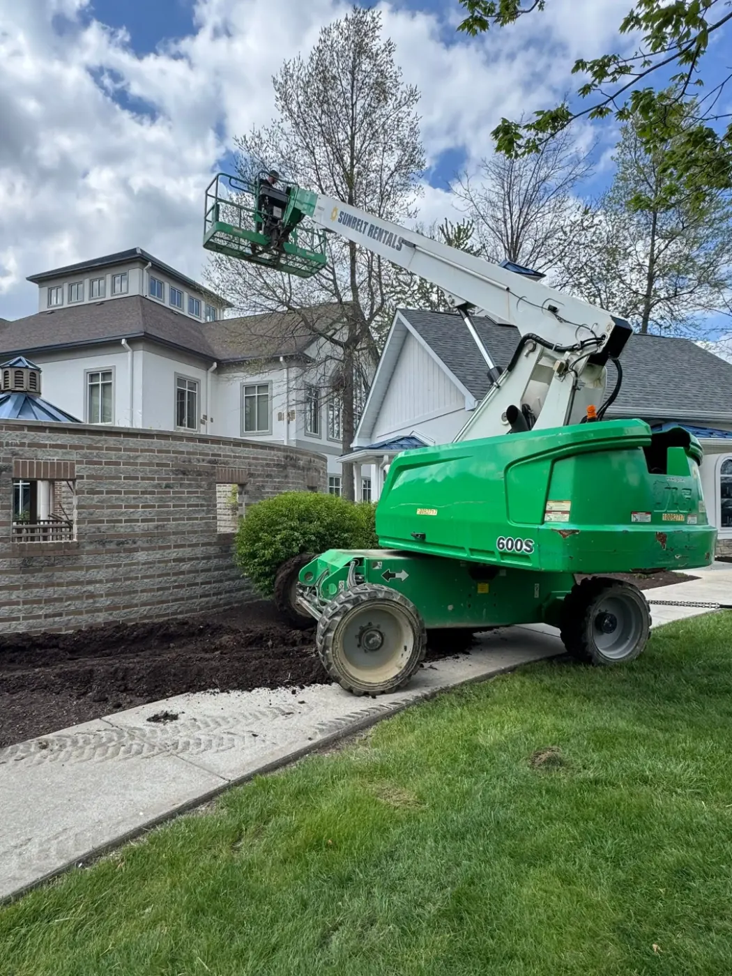 Commercial roof inspection documented in Mooreland